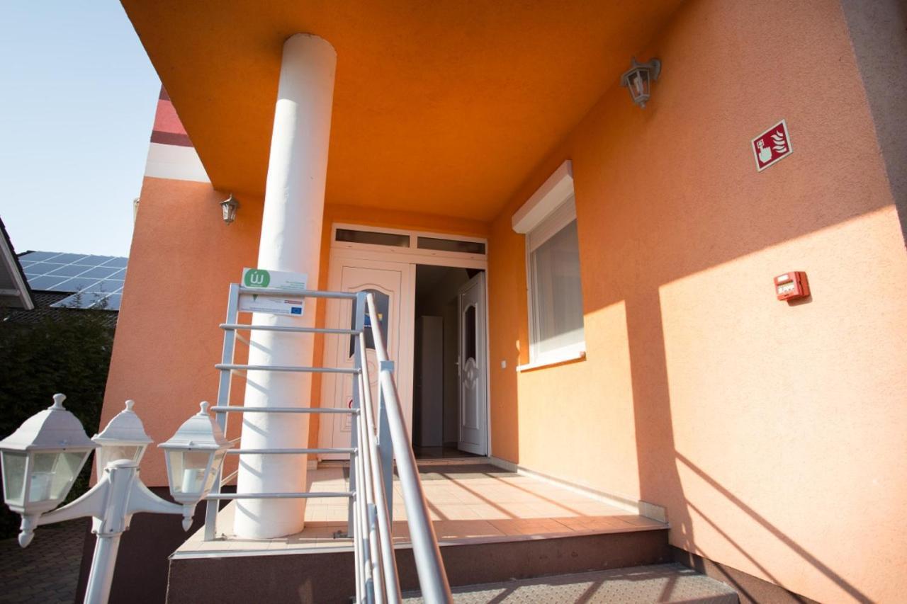 Riviera Apartmanhaz Siófok Zimmer foto
